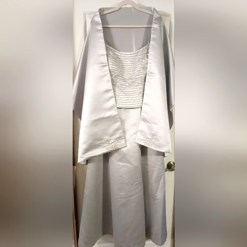 Donna Gray Women Silver  Beaded Strappy Halter Neck A-Line Dress Dress & Shawl